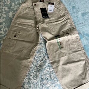 Lee Woman’s cargo Capri Pants - Beige